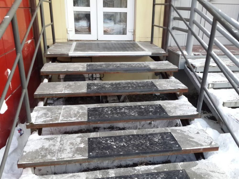 Монтаж резиновых проступей и накладок на ступени стоимость - Якутск
